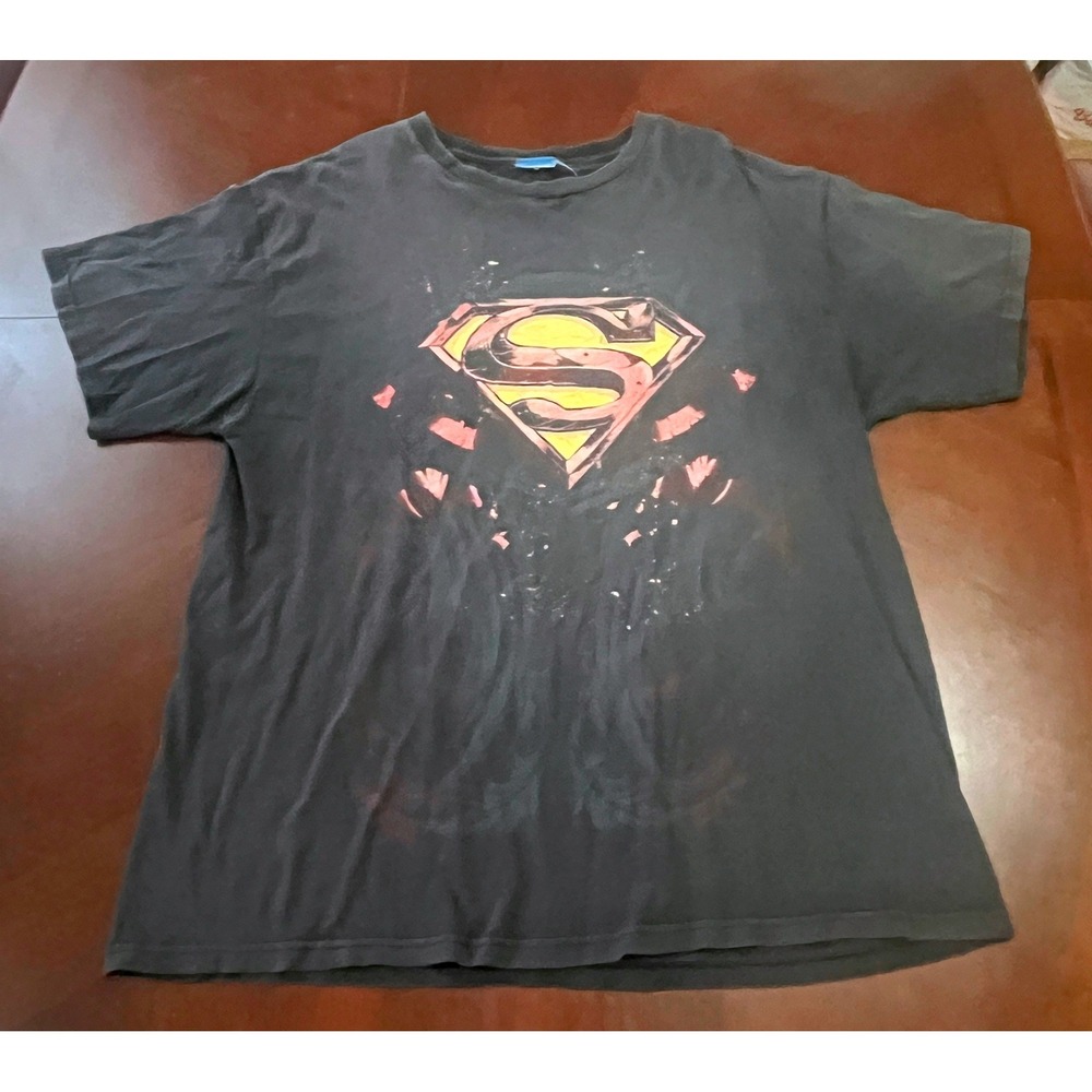 VTG Superman Graphic T Shirt Men XL Faded Black Distressed Shield Logo DC Comics